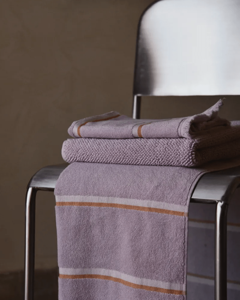Kobn - Lilac Beach / Bath Towel