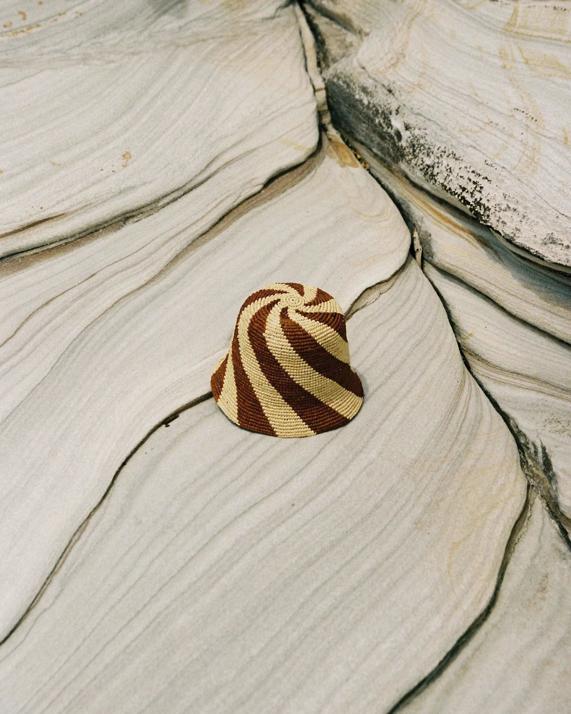 Jace Banu - Cream & Chocolate Spiral Cyla Bucket Hat,købn,kobn.com.au